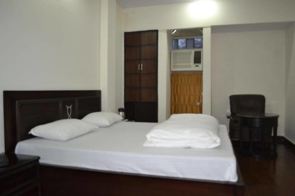 Hotel Shimla Heritage Делхи Екстериор снимка